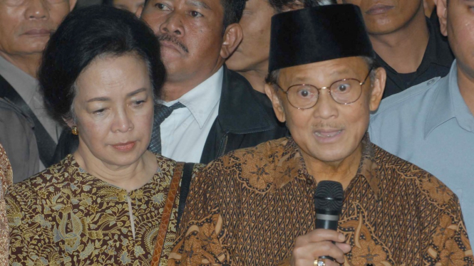 BJ Habibie dan istri