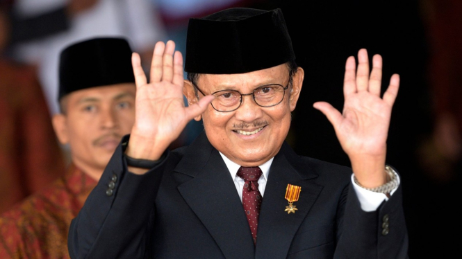 BJ Habibie meninggal dunia.