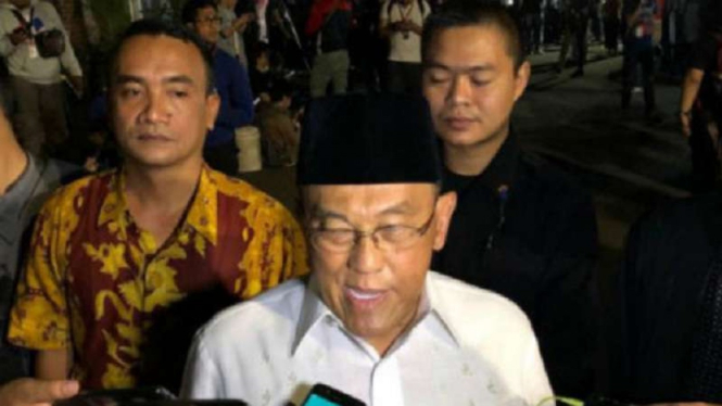 Aburizal Bakrie melayat ke rumah almarhum BJ Habibie