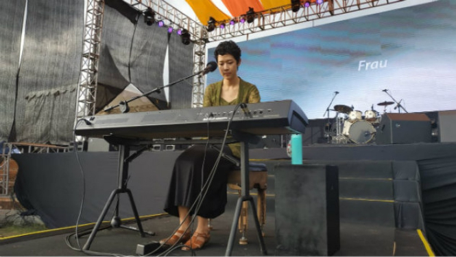 Frau tampil di Balkonjazz Festival 2019