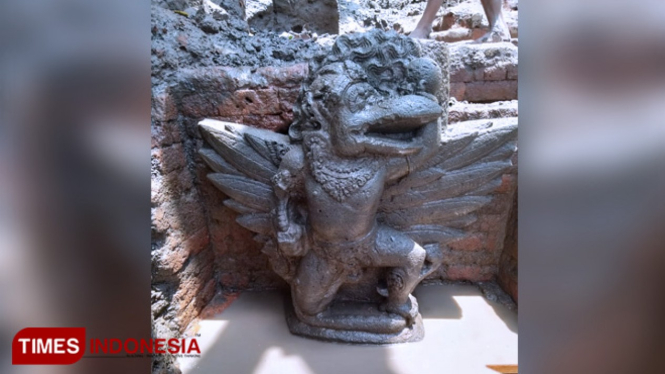 Arca Jaladwara Berbentuk Burung Garuda yang ditemukan di situs Kecamatan, Ngoro, Kabupaten Jombang. (FOTO: Moh Ramli/TIMES Indonesia)
