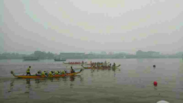 Kejuaraan Internasional Dragon Boat di Pontianak Digelar di Tengah Kabut Asap