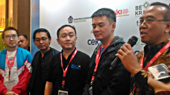 OVO, Go-Pay, DANA Senang Bakar Uang, Kenapa?. (FOTO: Bernadinus Adi Pramudita)