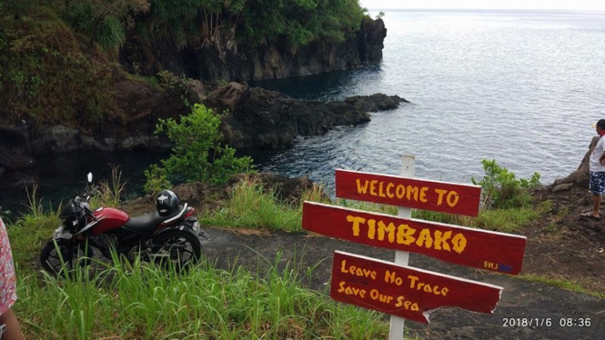 Pantai Timbako di Desa Mini.