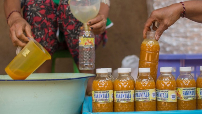 Jamu Kunyit Desa Bengkala, Sakuntala.