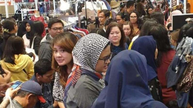 Ilustrasi belanja produk branded