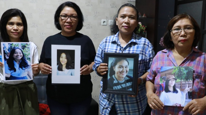Setahun berlalu, para ibu masih mencari keberadaan anak mereka yang hilang di Desa Jono Oge. - BBC