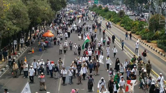 Massa aksi Mujahid 212.