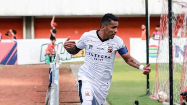 Penyerang Madura United, Alberto 
