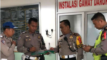 Polisi mendata korban kecelakaan mobil dan kereta di Depok