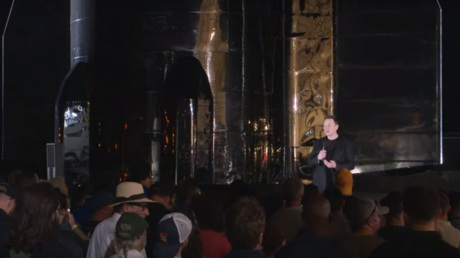CEO SpaceX, Elon Musk menjelaskan update purwarupa wahana antariksa