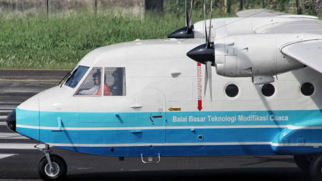 Salah satu pesawat yang dipakai untuk operasi hujan buatan