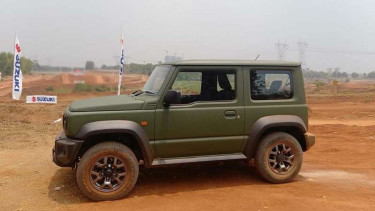 Untuk memiliki Suzuki Jimny, konsumem harus menunggu selama 3 tahun