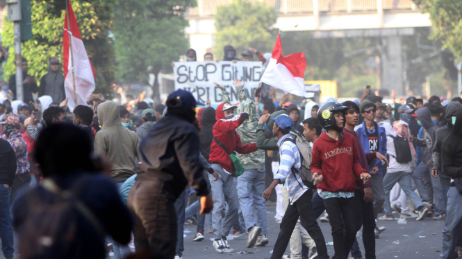 Demo Pelajar Tolak RKUHP dan UU KPK Rusuh di Palmerah