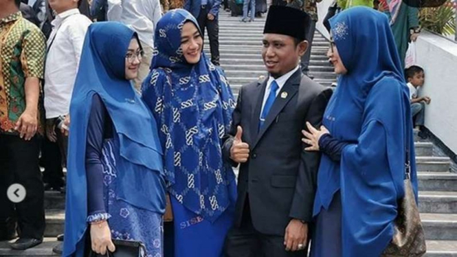 Lora Achmad Fadil Muzakki Syah 