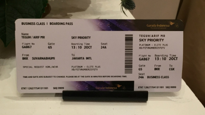 Boarding pass tema batik Garuda Indonesia