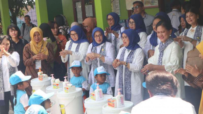 Ibu Negara Iriana Joko Widodo dan Ibu Wakil Presiden Mufidah Jusuf Kalla.