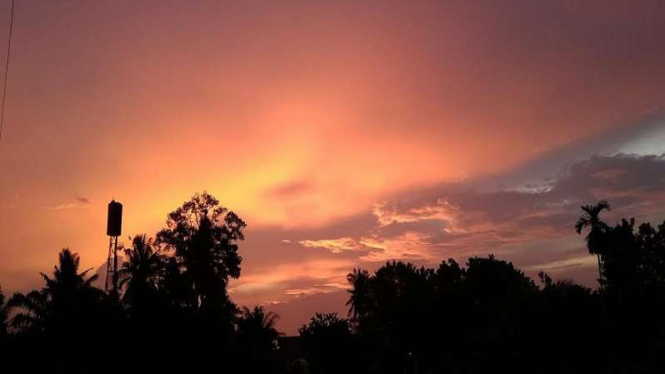 Awan warna-warni di Riau 