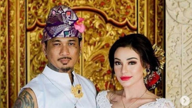 Jerinx dengan istrinya, Nora Alexandra