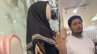 Tetap Syari, Ivan Gunawan Bikin Hijab untuk Wanita Bergaya Sporty