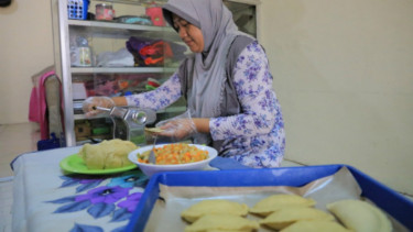 Pembuatan risosles dengan daya ledak