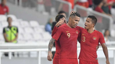 Para pemain Timnas Indonesia merayakan gol Alberto Goncalves (9)