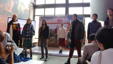 Kolaborasi Uniqlo dan JW Anderson