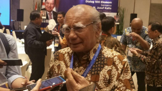 Ekonomi Senior, Emil Salim.