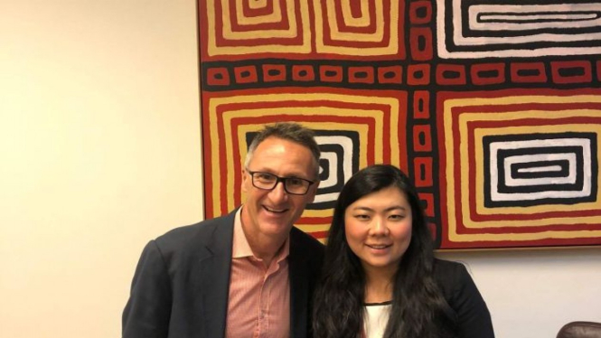 Selain dengan Sub Komite HAM Parlemen Australia, Veronica Koman juga menemui politisi lainnya termasuk Ketua Partai Hijau Senator Richard Di Natale.