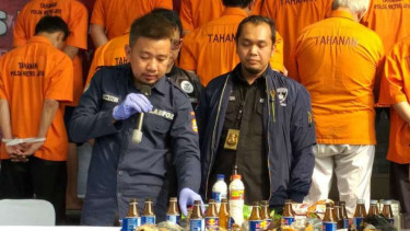 Polisi membongkar rencana peledakan bom dalam aksi unjuk rasa di Jakarta.