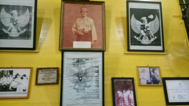 Sultan Hamid II, perancang Garuda Indonesia, lambang negara RI.