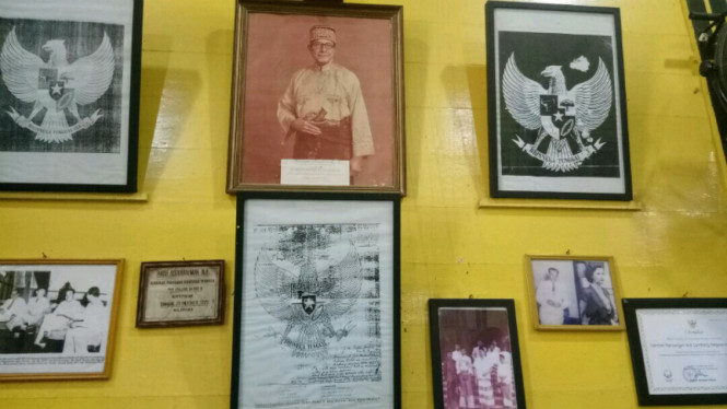 Sultan Hamid II, perancang Garuda Indonesia, lambang negara RI.