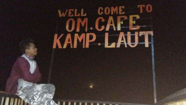 Om Cafe Kampung Laut Jambi.