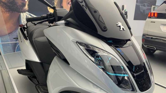 Sepeda motor listrik Peugeot e-Metropolis