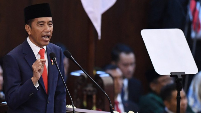 Presiden Joko Widodo berpidato usai dilantik menjadi presiden periode 2019-2024 di Gedung Nusantara, kompleks Parlemen, Senayan, Jakarta, Minggu (20/10). - Antara/AKBAR NUGROHO GUMAY