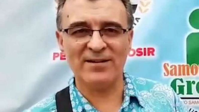 Carlos Melgares Varon, mantan pesepakbola mencalonkan diri jadi bupati Samosir.