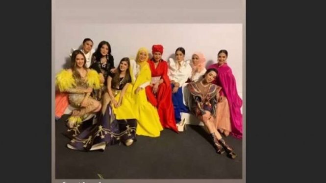 Bertabur bintang di Jakarta Fashion Week 2020