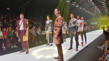Bertabur bintang di Jakarta Fashion Week 