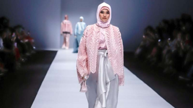 Street Couture karya Jenny Tjahyawati