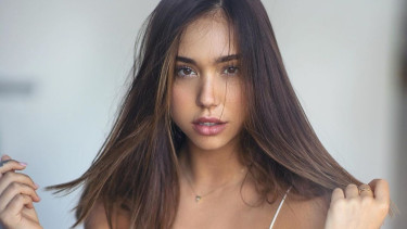 Alexis Ren