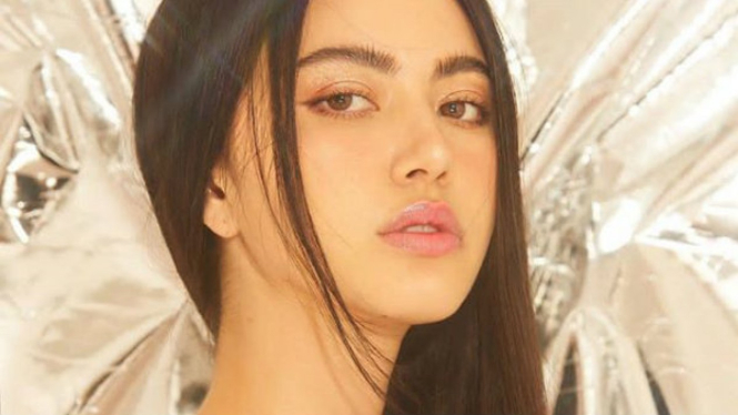Artis Thailand Davika Mai Hoorne