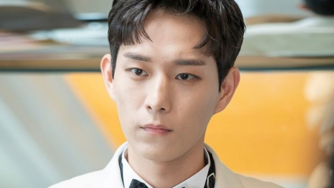 Kim Young Dae dalam Extraordinary You.