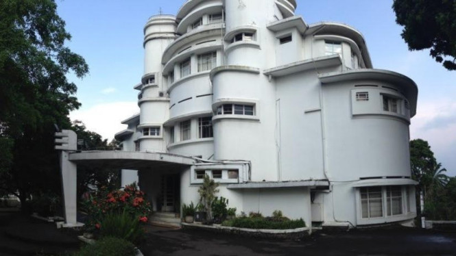 MISTERI VILLA ISOLA BANDUNG