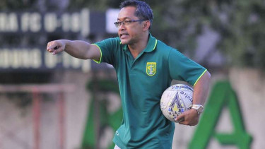 Pelatih Persebaya Surabaya, Aji Santoso.
