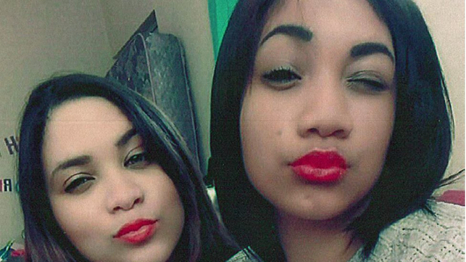 Foto selfie yang diambil beberapa tahun yang lalu, memperlihatkan kemiripan keduanya. - BBC