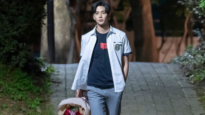 Rowoon SF9 di drama Extraordinary You.