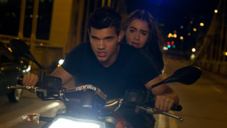 Sinopsis Abduction, Pencarian Masa Lalu Taylor Lautner
