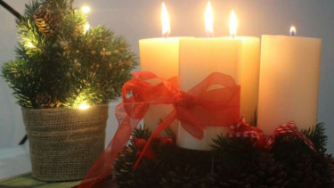 Ilustrasi Natal, ornamen dan dekorasi