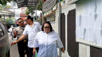 Nunung Lagi Banyak Pikiran