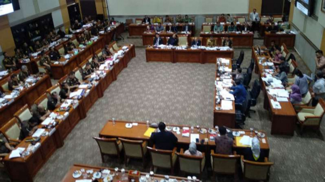 Rapat kerja Komisi III DPR.